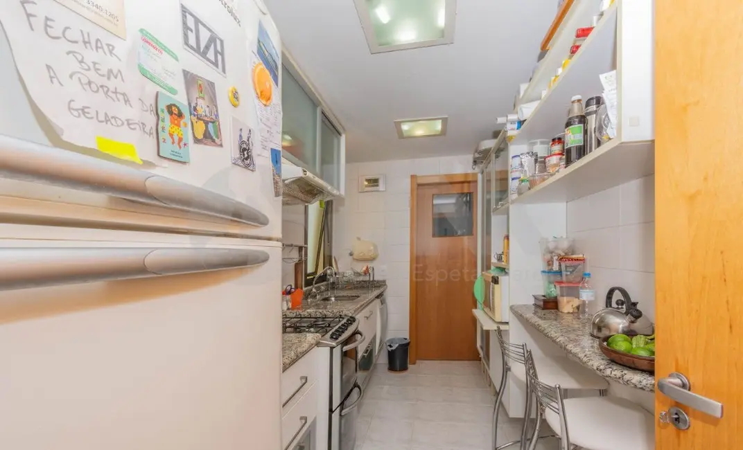 Apartamento com 3 quartos à venda, 87m2 em Passo da Areia, Porto Alegre - RS - imagem 7 Foto 7 de Apartamento com 3 quartos à venda, 87m2 em Passo da Areia, Porto Alegre - RS