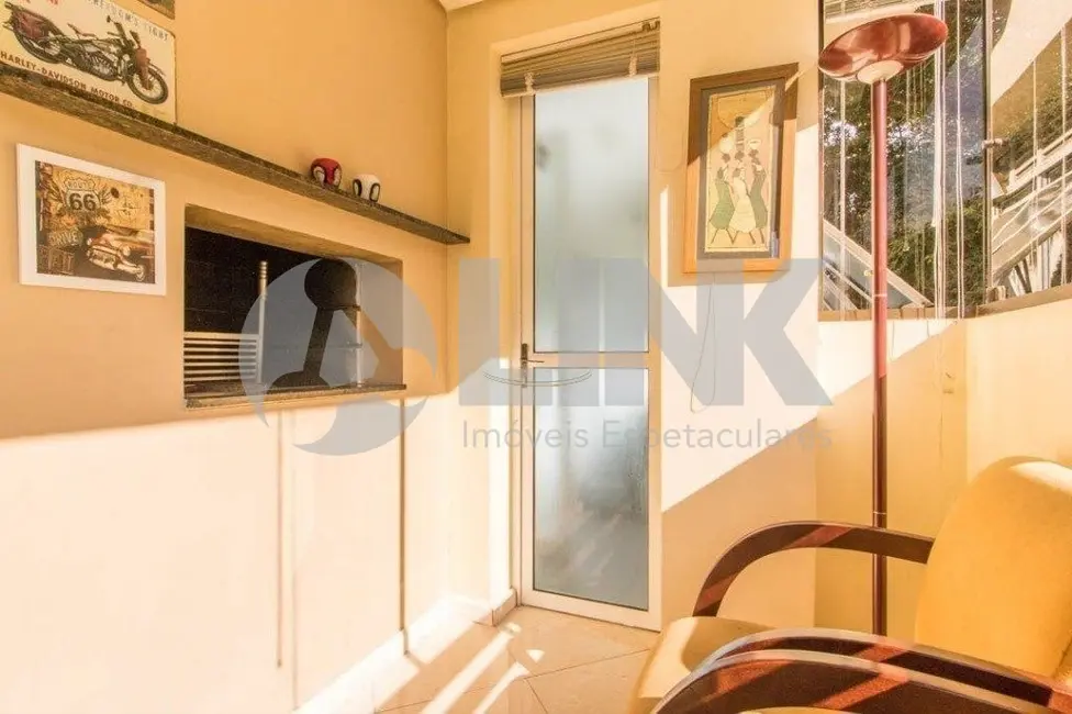 Apartamento com 3 quartos à venda, 110m2 em Auxiliadora, Porto Alegre - RS - imagem 7 Foto 7 de Apartamento com 3 quartos à venda, 110m2 em Auxiliadora, Porto Alegre - RS