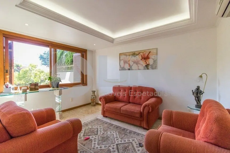 Foto 3 de Casa com 3 quartos à venda, 300m2 em Chácara das Pedras, Porto Alegre - RS