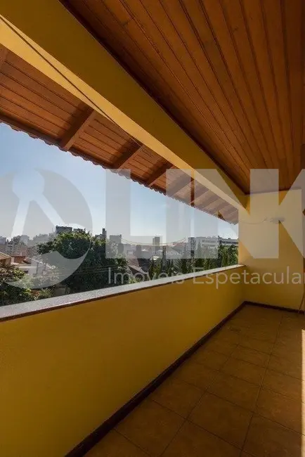 Foto 9 de Casa com 3 quartos à venda, 300m2 em Chácara das Pedras, Porto Alegre - RS