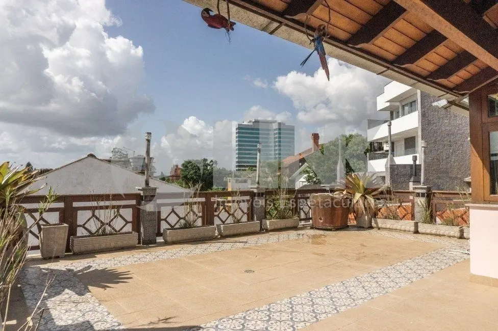 Casa com 5 quartos à venda, 297m2 em Chácara das Pedras, Porto Alegre - RS - imagem 4 Foto 4 de Casa com 5 quartos à venda, 297m2 em Chácara das Pedras, Porto Alegre - RS
