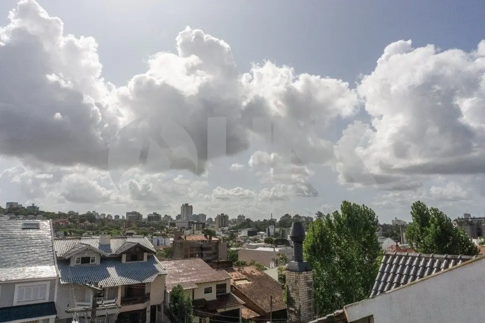 Casa com 5 quartos à venda, 297m2 em Chácara das Pedras, Porto Alegre - RS - imagem 6 Foto 6 de Casa com 5 quartos à venda, 297m2 em Chácara das Pedras, Porto Alegre - RS