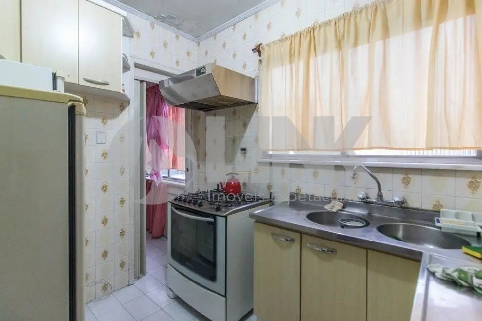 Apartamento com 3 quartos à venda, 140m2 em Centro Histórico, Porto Alegre - RS - imagem 9 Foto 9 de Apartamento com 3 quartos à venda, 140m2 em Centro Histórico, Porto Alegre - RS