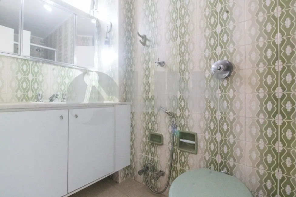 Apartamento com 3 quartos à venda, 96m2 em Rio Branco, Porto Alegre - RS - imagem 8 Foto 8 de Apartamento com 3 quartos à venda, 96m2 em Rio Branco, Porto Alegre - RS