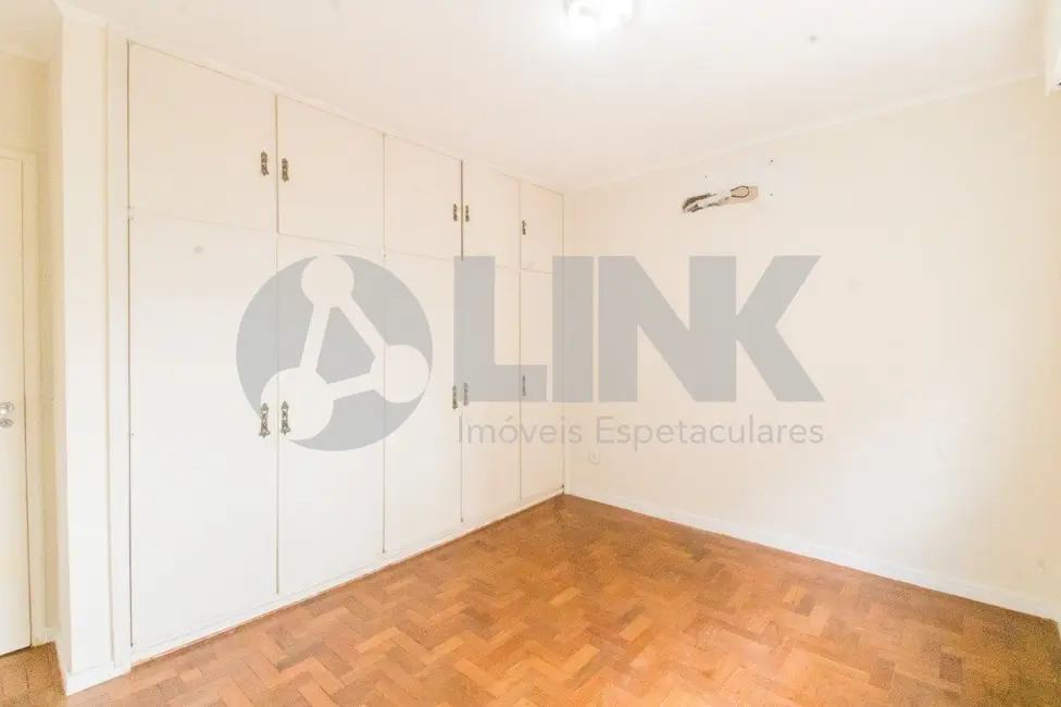 Apartamento com 3 quartos à venda, 96m2 em Rio Branco, Porto Alegre - RS - imagem 6 Foto 6 de Apartamento com 3 quartos à venda, 96m2 em Rio Branco, Porto Alegre - RS