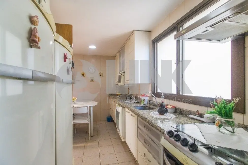 Apartamento com 3 quartos à venda, 103m2 em Petrópolis, Porto Alegre - RS - imagem 7 Foto 7 de Apartamento com 3 quartos à venda, 103m2 em Petrópolis, Porto Alegre - RS