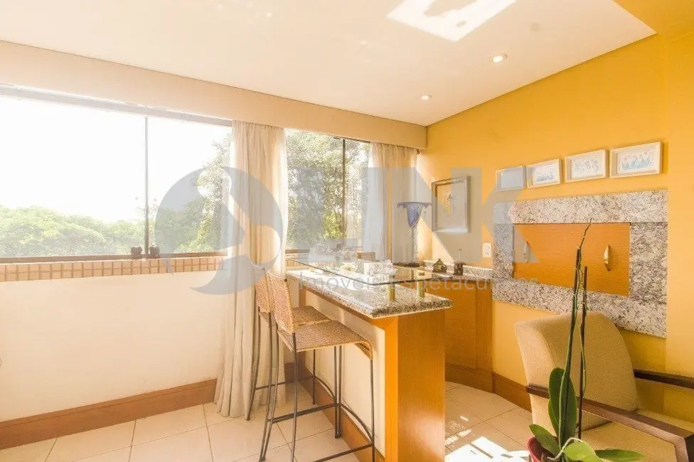 Apartamento com 3 quartos à venda, 103m2 em Petrópolis, Porto Alegre - RS - imagem 4 Foto 4 de Apartamento com 3 quartos à venda, 103m2 em Petrópolis, Porto Alegre - RS