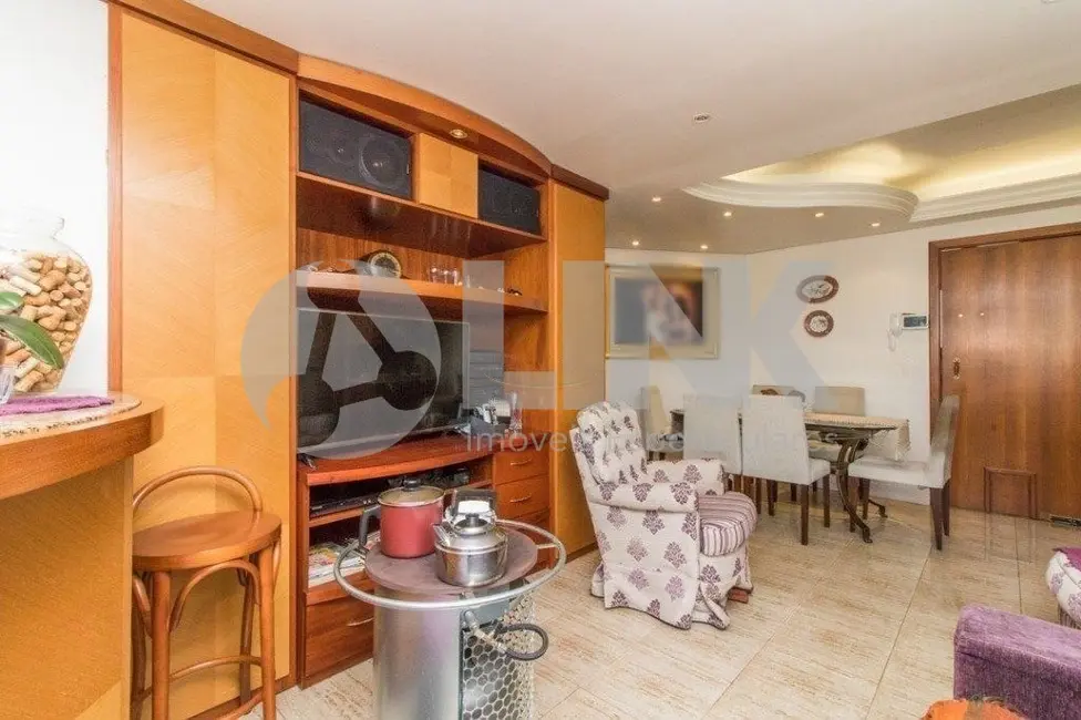 Apartamento com 4 quartos à venda, 200m2 em Bela Vista, Porto Alegre - RS - imagem 3 Foto 3 de Apartamento com 4 quartos à venda, 200m2 em Bela Vista, Porto Alegre - RS