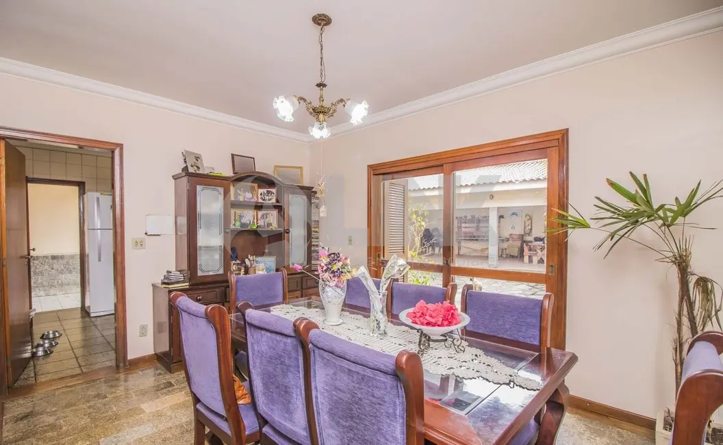 Casa com 4 quartos à venda, 340m2 em Vila Ipiranga, Porto Alegre - RS - imagem 9 Foto 9 de Casa com 4 quartos à venda, 340m2 em Vila Ipiranga, Porto Alegre - RS