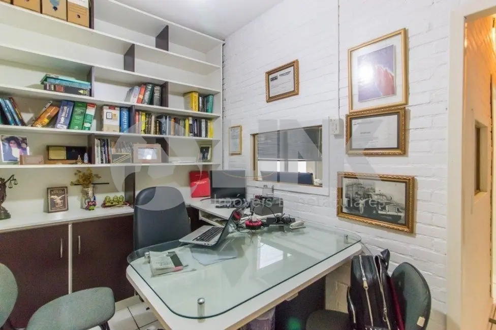 Sala Comercial à venda, 46m2 em Centro Histórico, Porto Alegre - RS - imagem 3 Foto 3 de Sala Comercial à venda, 46m2 em Centro Histórico, Porto Alegre - RS
