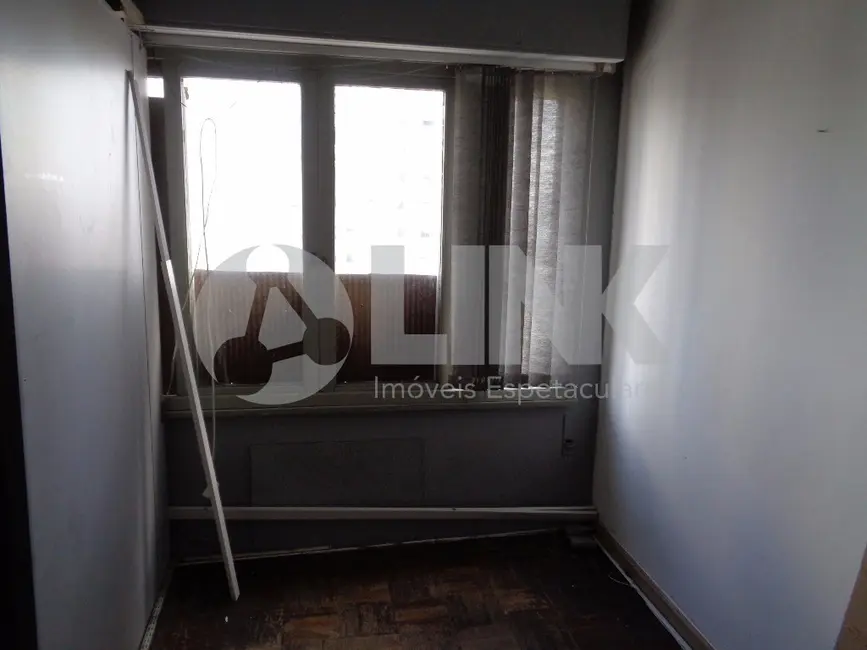 Sala Comercial à venda, 64m2 em Centro Histórico, Porto Alegre - RS - imagem 3 Foto 3 de Sala Comercial à venda, 64m2 em Centro Histórico, Porto Alegre - RS