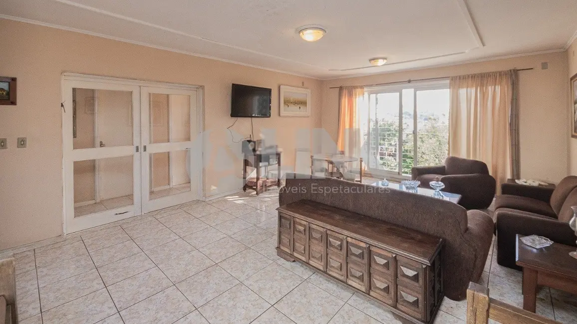 Casa com 4 quartos à venda, 255m2 em Chácara das Pedras, Porto Alegre - RS - imagem 8 Foto 8 de Casa com 4 quartos à venda, 255m2 em Chácara das Pedras, Porto Alegre - RS