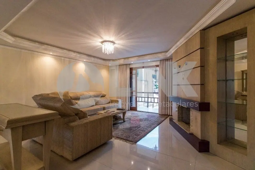 Casa com 4 quartos à venda, 499m2 em Vila Ipiranga, Porto Alegre - RS - imagem 3 Foto 3 de Casa com 4 quartos à venda, 499m2 em Vila Ipiranga, Porto Alegre - RS