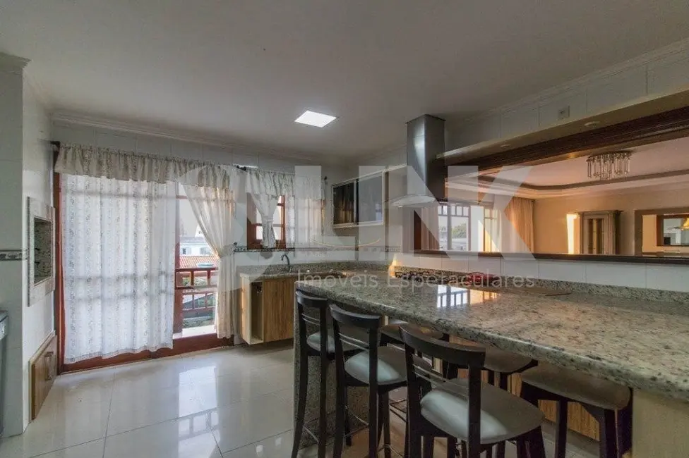 Casa com 4 quartos à venda, 499m2 em Vila Ipiranga, Porto Alegre - RS - imagem 4 Foto 4 de Casa com 4 quartos à venda, 499m2 em Vila Ipiranga, Porto Alegre - RS