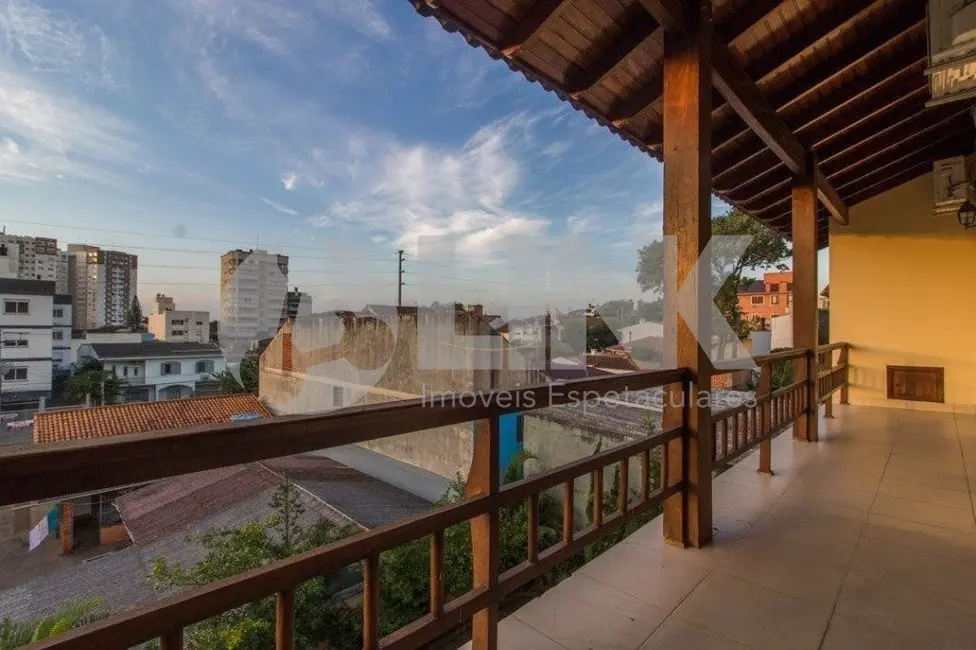 Casa com 4 quartos à venda, 499m2 em Vila Ipiranga, Porto Alegre - RS - imagem 7 Foto 7 de Casa com 4 quartos à venda, 499m2 em Vila Ipiranga, Porto Alegre - RS