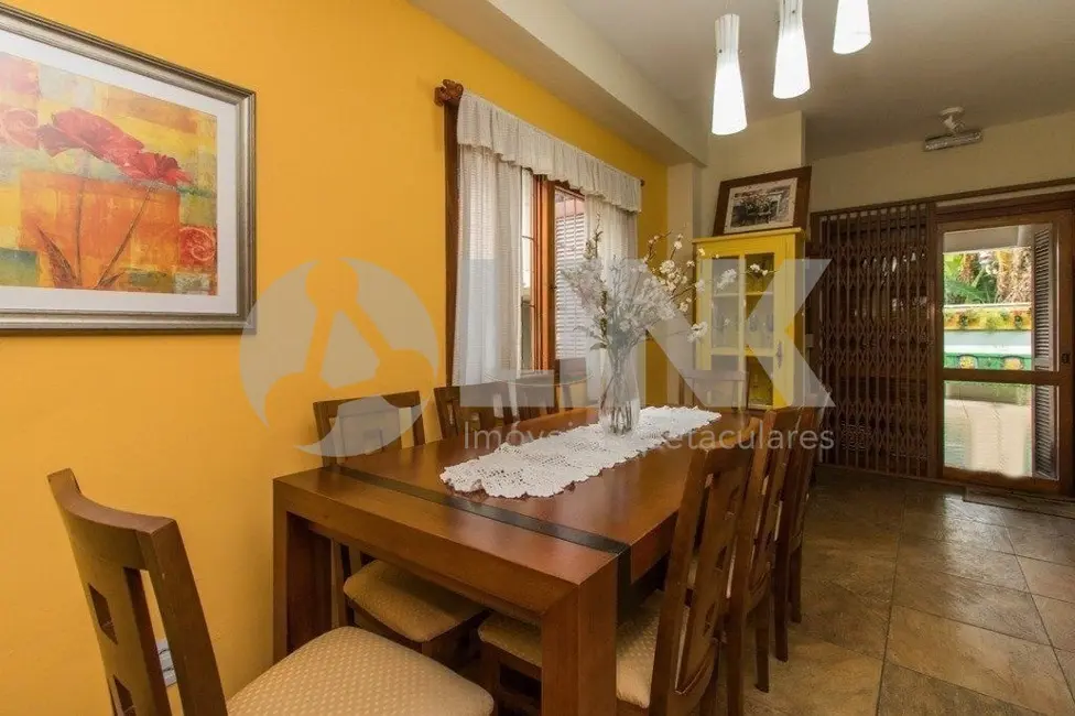 Foto 4 de Casa de Condomínio com 3 quartos à venda, 240m2 em Ipanema, Porto Alegre - RS