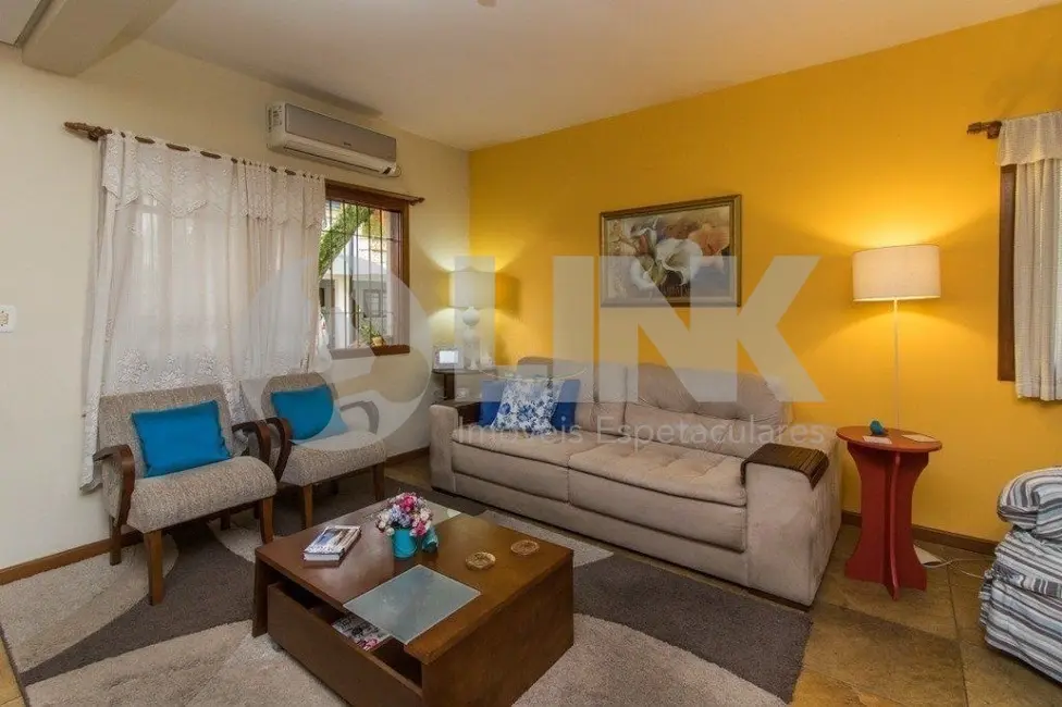 Foto 3 de Casa de Condomínio com 3 quartos à venda, 240m2 em Ipanema, Porto Alegre - RS