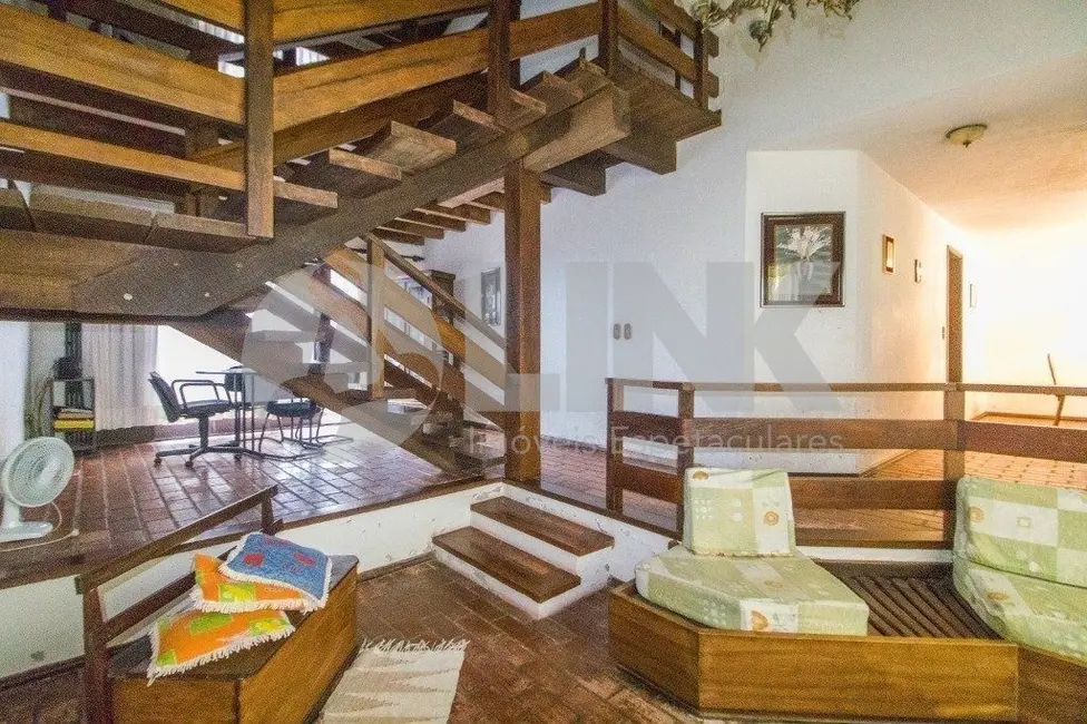 Foto 1 de Casa com 3 quartos à venda, 218m2 em Ipanema, Porto Alegre - RS