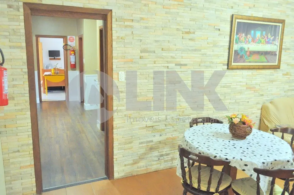 Foto 3 de Casa com 3 quartos à venda, 240m2 em Ipanema, Porto Alegre - RS