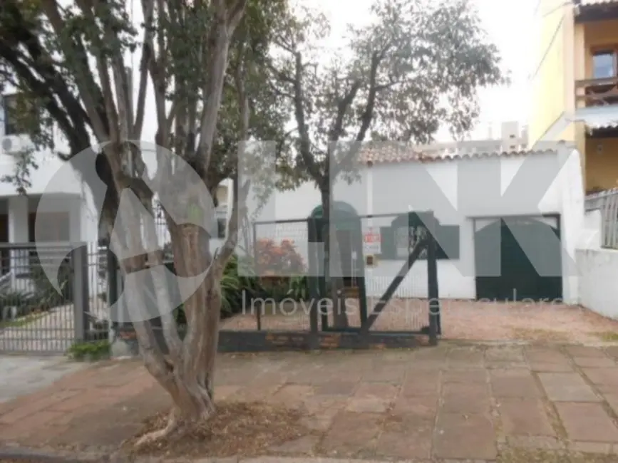 Casa com 2 quartos à venda, 60m2 em Higienópolis, Porto Alegre - RS - imagem 4 Foto 4 de Casa com 2 quartos à venda, 60m2 em Higienópolis, Porto Alegre - RS