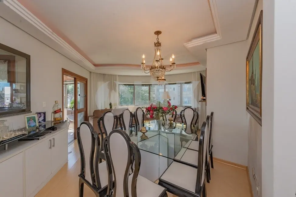 Apartamento com 3 quartos à venda, 107m2 em Rio Branco, Porto Alegre - RS - imagem 3 Foto 3 de Apartamento com 3 quartos à venda, 107m2 em Rio Branco, Porto Alegre - RS