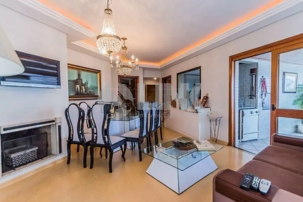 Apartamento com 3 quartos à venda, 107m2 em Rio Branco, Porto Alegre - RS - imagem 9 Foto 9 de Apartamento com 3 quartos à venda, 107m2 em Rio Branco, Porto Alegre - RS