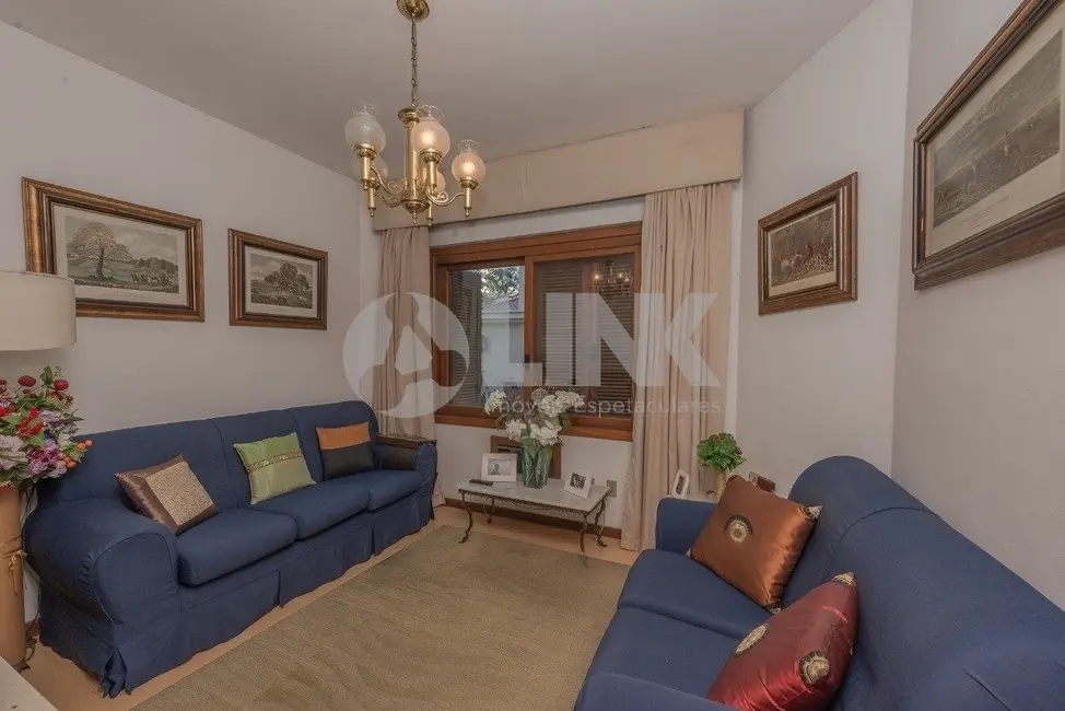 Apartamento com 3 quartos à venda, 107m2 em Rio Branco, Porto Alegre - RS - imagem 8 Foto 8 de Apartamento com 3 quartos à venda, 107m2 em Rio Branco, Porto Alegre - RS