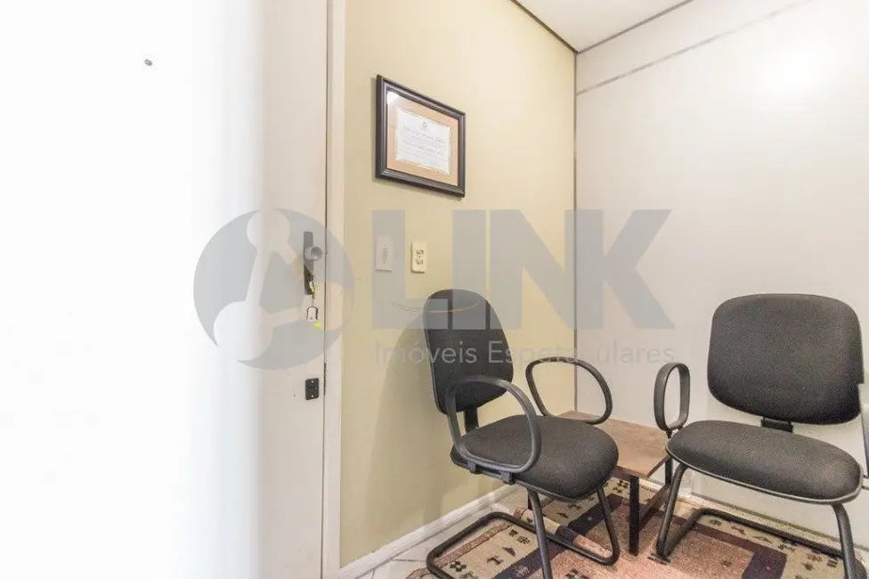 Sala Comercial à venda, 38m2 em Floresta, Porto Alegre - RS - imagem 8 Foto 8 de Sala Comercial à venda, 38m2 em Floresta, Porto Alegre - RS