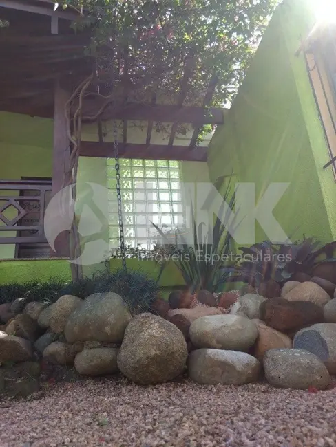 Casa com 5 quartos à venda, 260m2 em Vila Ipiranga, Porto Alegre - RS - imagem 6 Foto 6 de Casa com 5 quartos à venda, 260m2 em Vila Ipiranga, Porto Alegre - RS