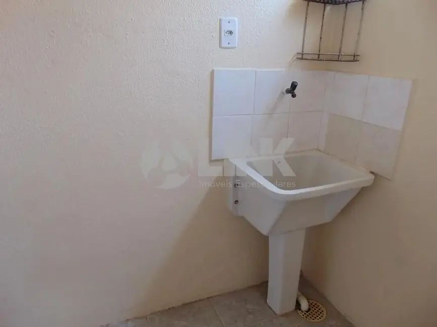 Apartamento com 2 quartos à venda, 49m2 em Vila Ipiranga, Porto Alegre - RS - imagem 4 Foto 4 de Apartamento com 2 quartos à venda, 49m2 em Vila Ipiranga, Porto Alegre - RS