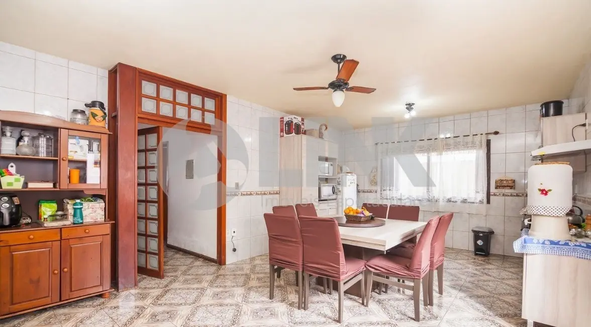 Casa com 3 quartos à venda, 198m2 em Jardim Itu, Porto Alegre - RS - imagem 9 Foto 9 de Casa com 3 quartos à venda, 198m2 em Jardim Itu, Porto Alegre - RS