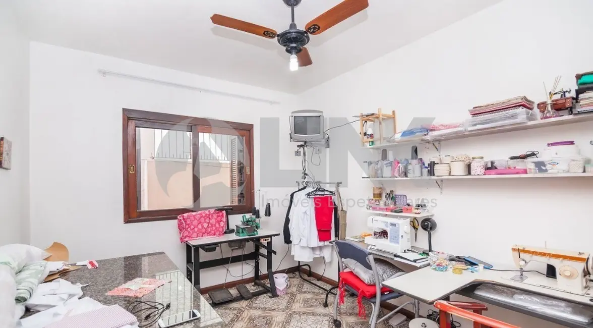 Casa com 3 quartos à venda, 198m2 em Jardim Itu, Porto Alegre - RS - imagem 5 Foto 5 de Casa com 3 quartos à venda, 198m2 em Jardim Itu, Porto Alegre - RS