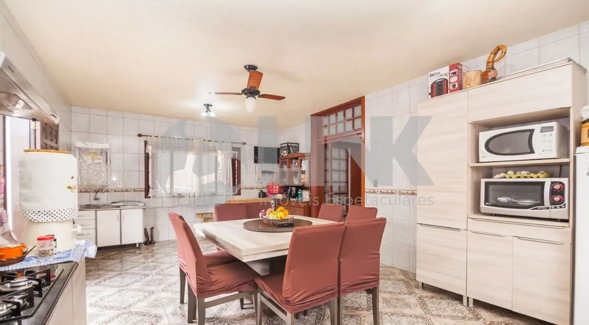 Casa com 3 quartos à venda, 198m2 em Jardim Itu, Porto Alegre - RS - imagem 8 Foto 8 de Casa com 3 quartos à venda, 198m2 em Jardim Itu, Porto Alegre - RS