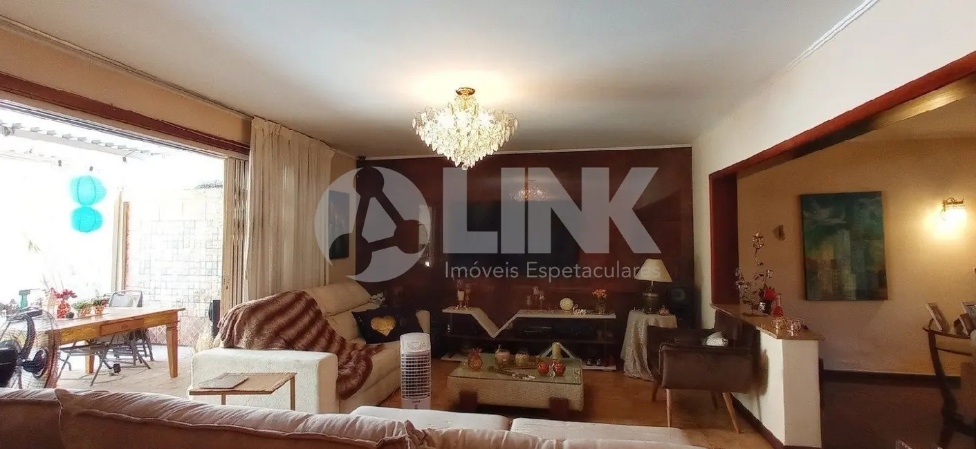 Foto 8 de Casa de Condomínio com 3 quartos à venda, 374m2 em Jardim Lindóia, Porto Alegre - RS