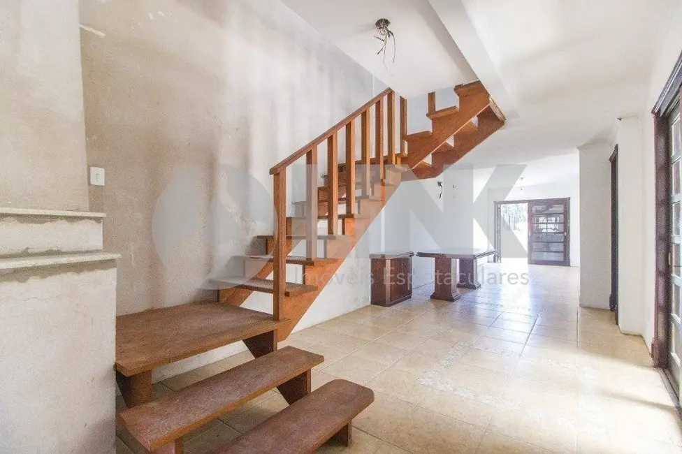 Casa com 3 quartos à venda, 298m2 em Jardim Itu, Porto Alegre - RS - imagem 3 Foto 3 de Casa com 3 quartos à venda, 298m2 em Jardim Itu, Porto Alegre - RS