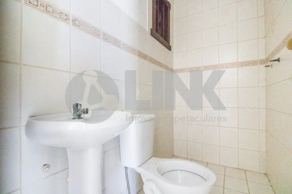 Casa com 3 quartos à venda, 298m2 em Jardim Itu, Porto Alegre - RS - imagem 8 Foto 8 de Casa com 3 quartos à venda, 298m2 em Jardim Itu, Porto Alegre - RS