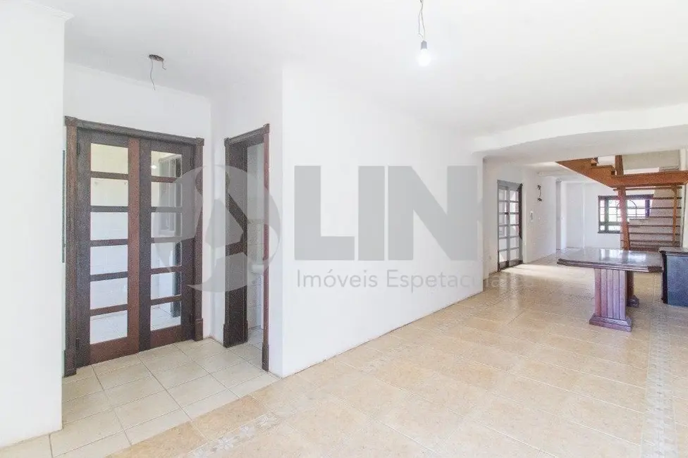Casa com 3 quartos à venda, 298m2 em Jardim Itu, Porto Alegre - RS - imagem 7 Foto 7 de Casa com 3 quartos à venda, 298m2 em Jardim Itu, Porto Alegre - RS
