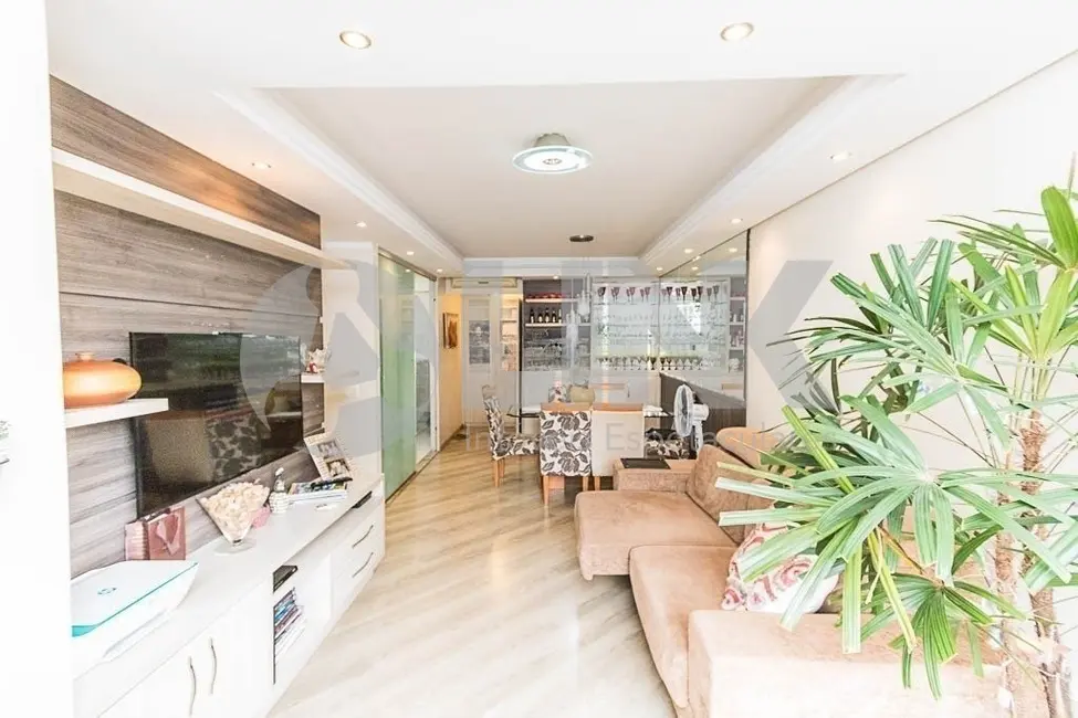 Foto 3 de Apartamento com 2 quartos à venda, 73m2 em Jardim Lindóia, Porto Alegre - RS