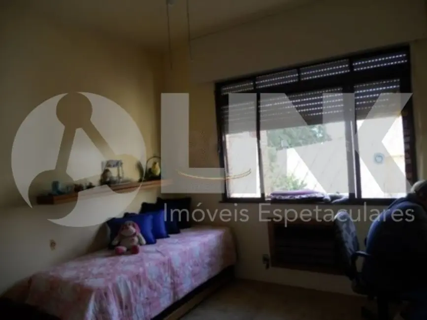 Casa com 4 quartos à venda, 318m2 em Três Figueiras, Porto Alegre - RS - imagem 8 Foto 8 de Casa com 4 quartos à venda, 318m2 em Três Figueiras, Porto Alegre - RS