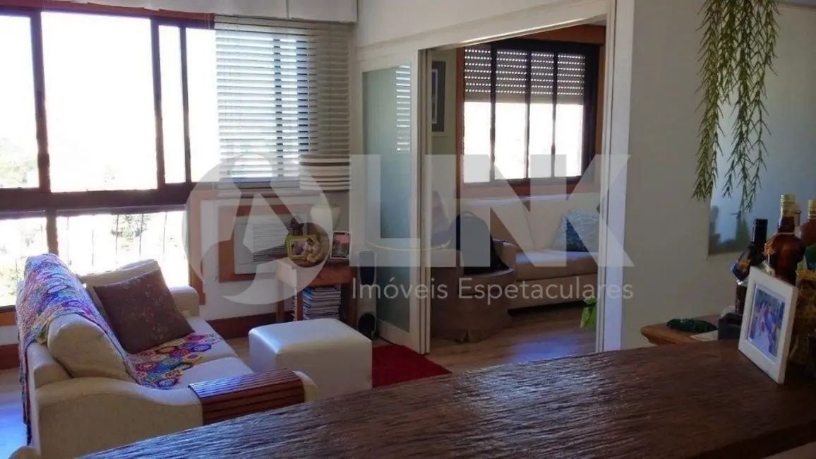 Foto 3 de Apartamento com 3 quartos à venda, 87m2 em Passo da Areia, Porto Alegre - RS