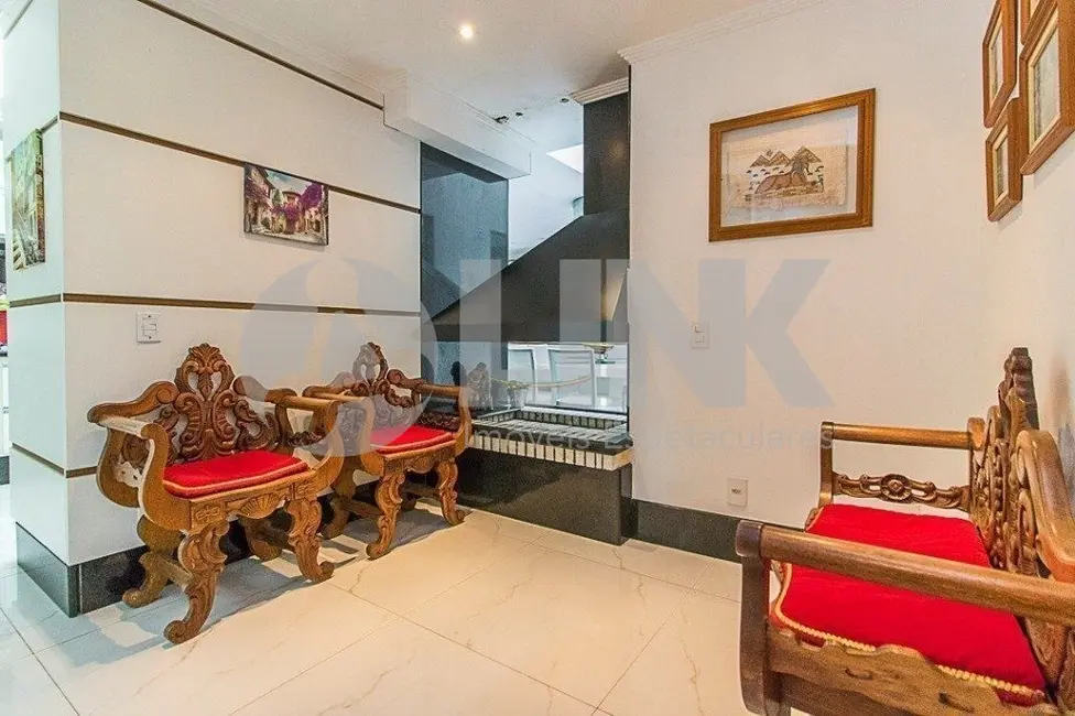 Casa com 5 quartos à venda, 800m2 em Jardim Botânico, Porto Alegre - RS - imagem 4 Foto 4 de Casa com 5 quartos à venda, 800m2 em Jardim Botânico, Porto Alegre - RS