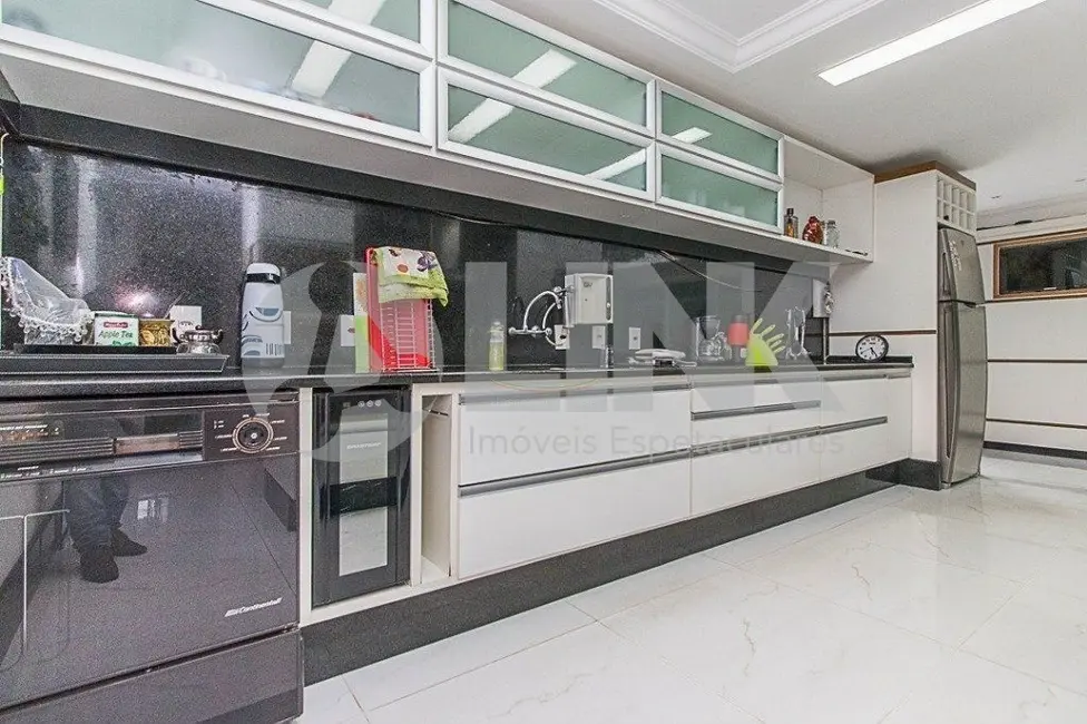 Casa com 5 quartos à venda, 800m2 em Jardim Botânico, Porto Alegre - RS - imagem 8 Foto 8 de Casa com 5 quartos à venda, 800m2 em Jardim Botânico, Porto Alegre - RS