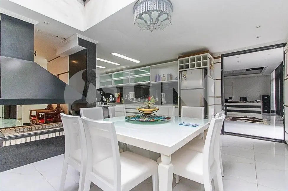 Casa com 5 quartos à venda, 800m2 em Jardim Botânico, Porto Alegre - RS - imagem 6 Foto 6 de Casa com 5 quartos à venda, 800m2 em Jardim Botânico, Porto Alegre - RS