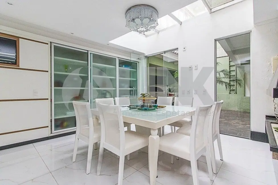 Casa com 5 quartos à venda, 800m2 em Jardim Botânico, Porto Alegre - RS - imagem 5 Foto 5 de Casa com 5 quartos à venda, 800m2 em Jardim Botânico, Porto Alegre - RS