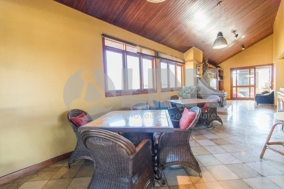 Apartamento com 3 quartos à venda, 384m2 em Petrópolis, Porto Alegre - RS - imagem 6 Foto 6 de Apartamento com 3 quartos à venda, 384m2 em Petrópolis, Porto Alegre - RS