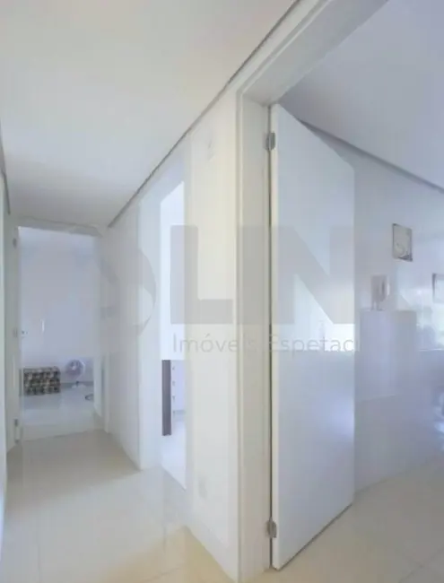 Apartamento com 2 quartos à venda, 78m2 em Petrópolis, Porto Alegre - RS - imagem 6 Foto 6 de Apartamento com 2 quartos à venda, 78m2 em Petrópolis, Porto Alegre - RS