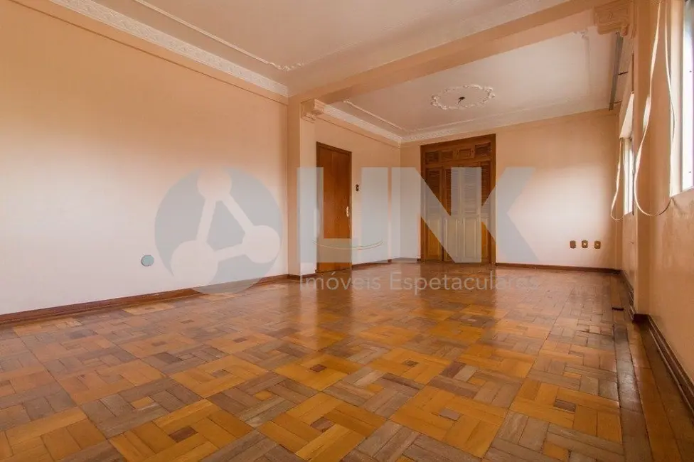 Apartamento com 5 quartos à venda, 303m2 em Floresta, Porto Alegre - RS - imagem 6 Foto 6 de Apartamento com 5 quartos à venda, 303m2 em Floresta, Porto Alegre - RS
