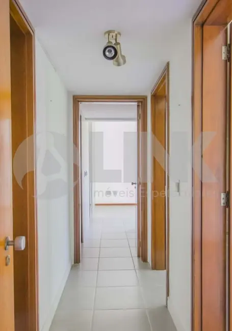 Apartamento com 3 quartos à venda, 133m2 em Moinhos de Vento, Porto Alegre - RS - imagem 5 Foto 5 de Apartamento com 3 quartos à venda, 133m2 em Moinhos de Vento, Porto Alegre - RS