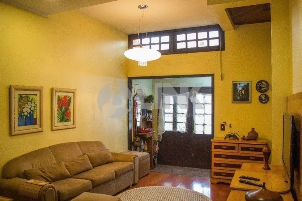 Casa com 3 quartos à venda, 140m2 em Passo da Areia, Porto Alegre - RS - imagem 6 Foto 6 de Casa com 3 quartos à venda, 140m2 em Passo da Areia, Porto Alegre - RS