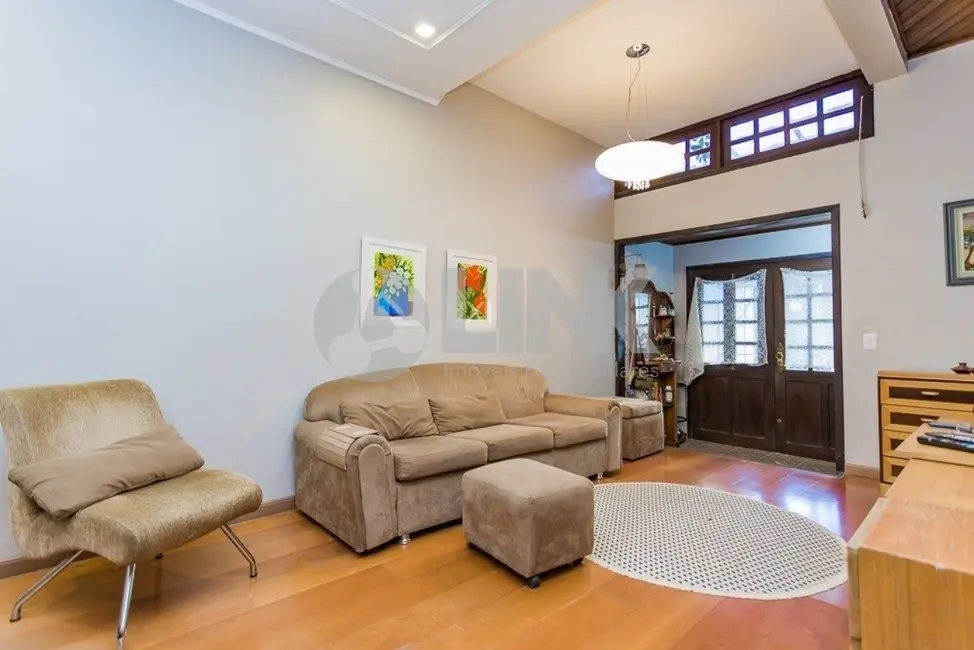 Casa com 3 quartos à venda, 140m2 em Passo da Areia, Porto Alegre - RS - imagem 5 Foto 5 de Casa com 3 quartos à venda, 140m2 em Passo da Areia, Porto Alegre - RS